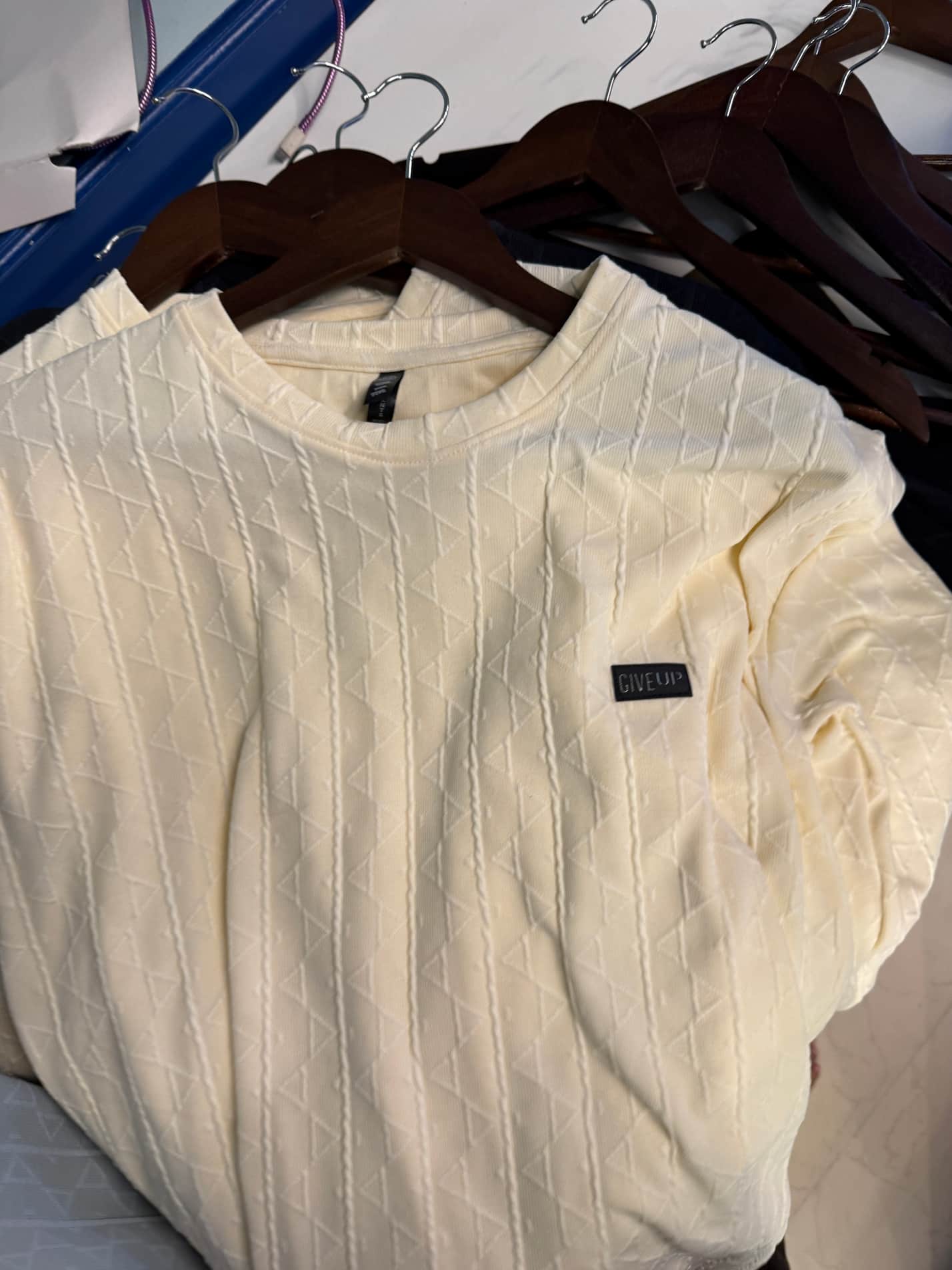 Minimalist Tee. D.F.BEIGE. 9.5