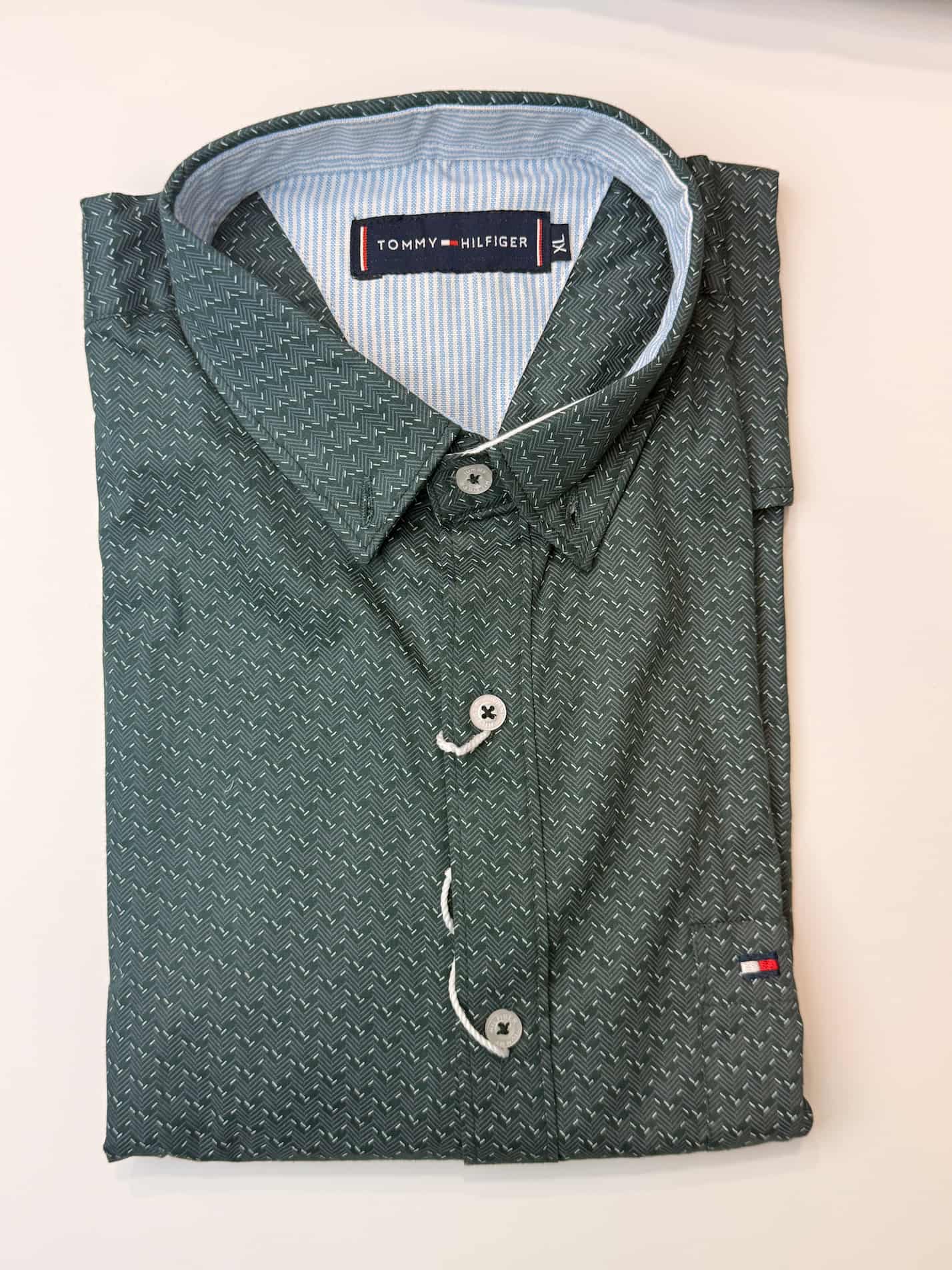 printed shirt. green. T.H