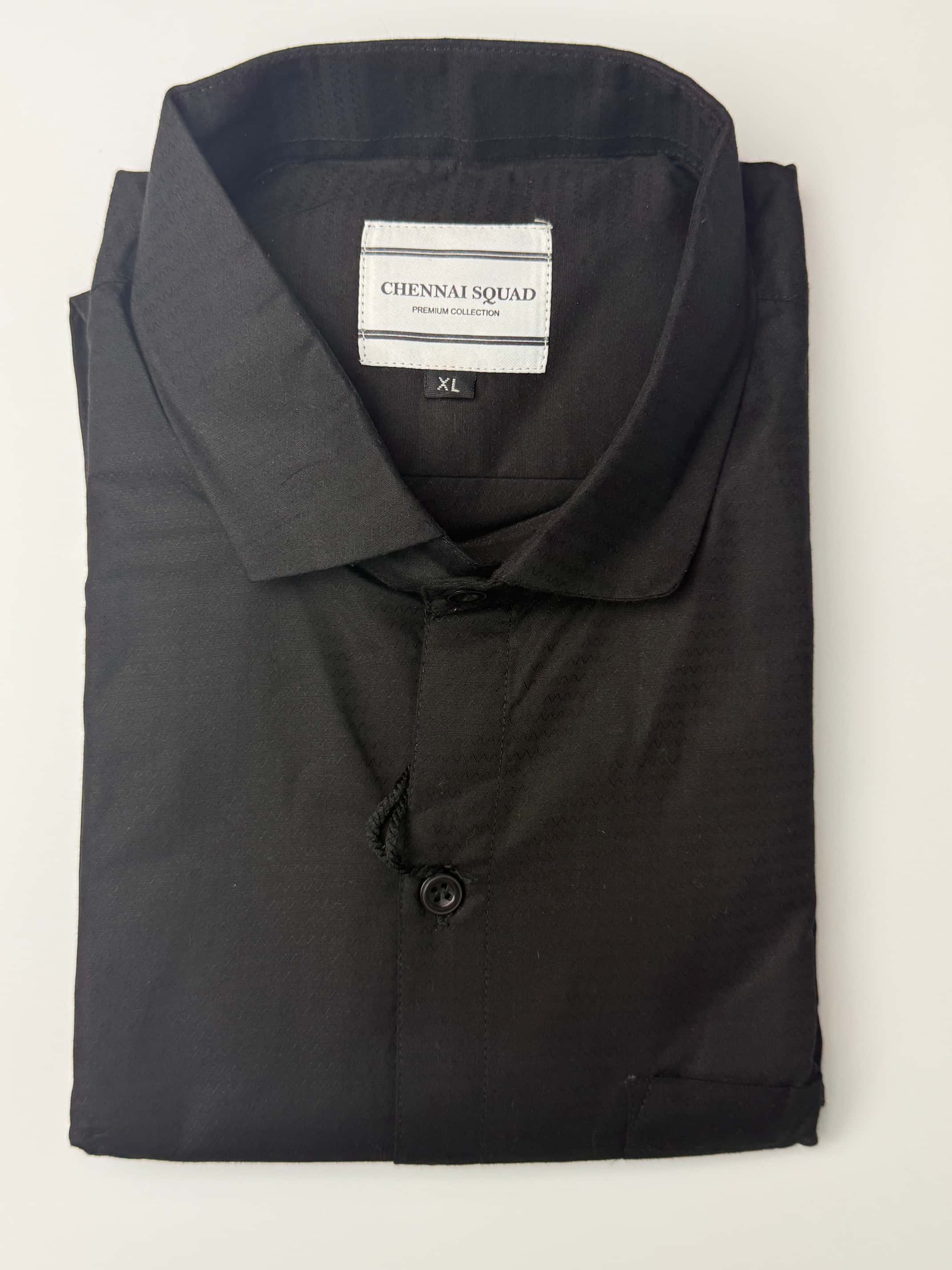 Minimalist patterned shirt. SQ.Black