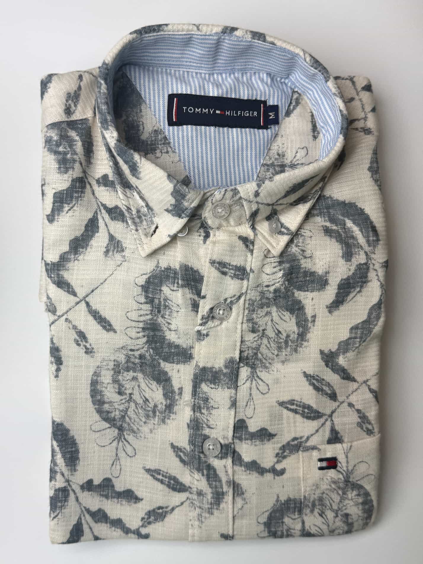 floral printed shirt. grey. T.H