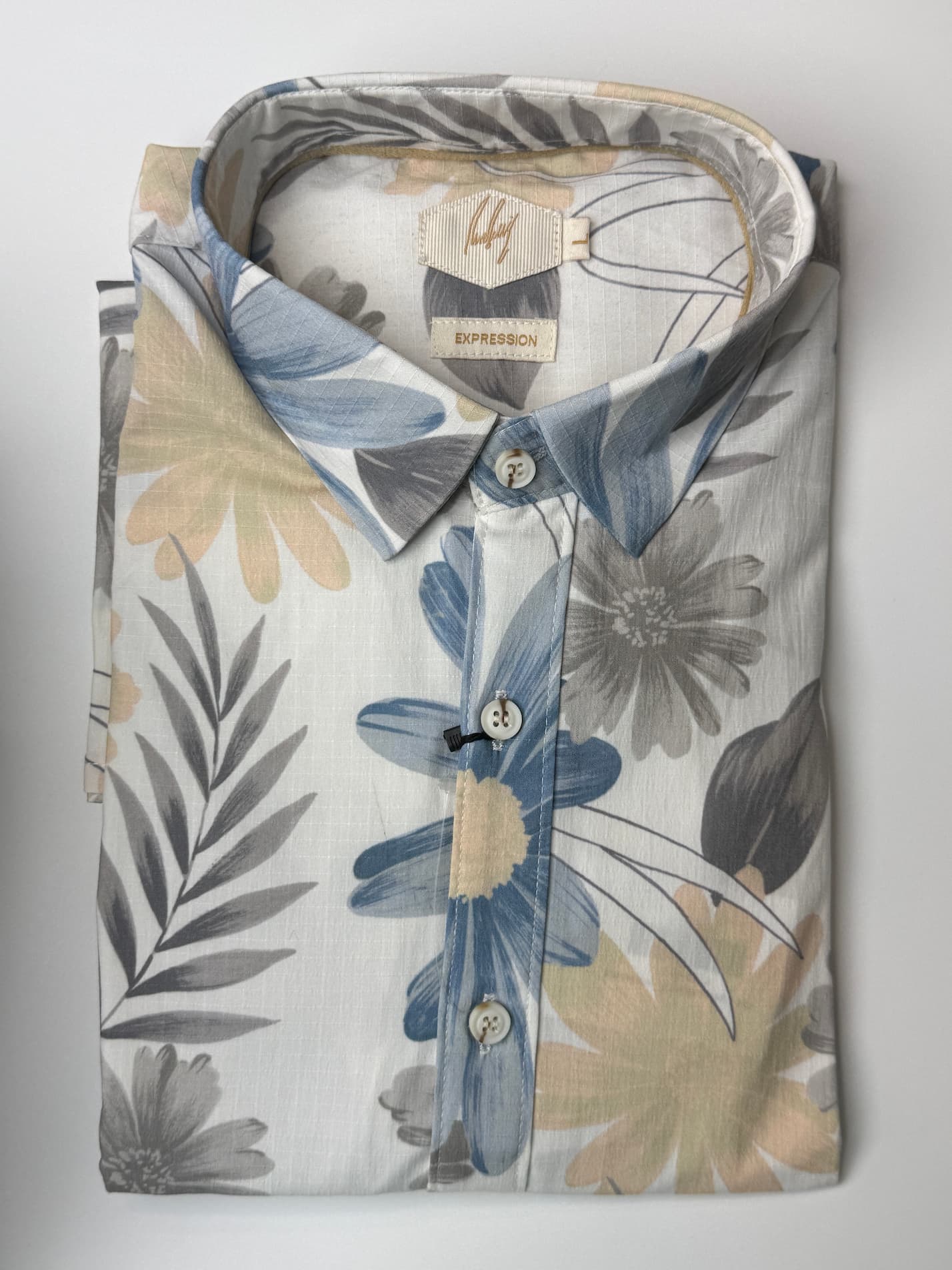 floral printed shirt. white. R.R