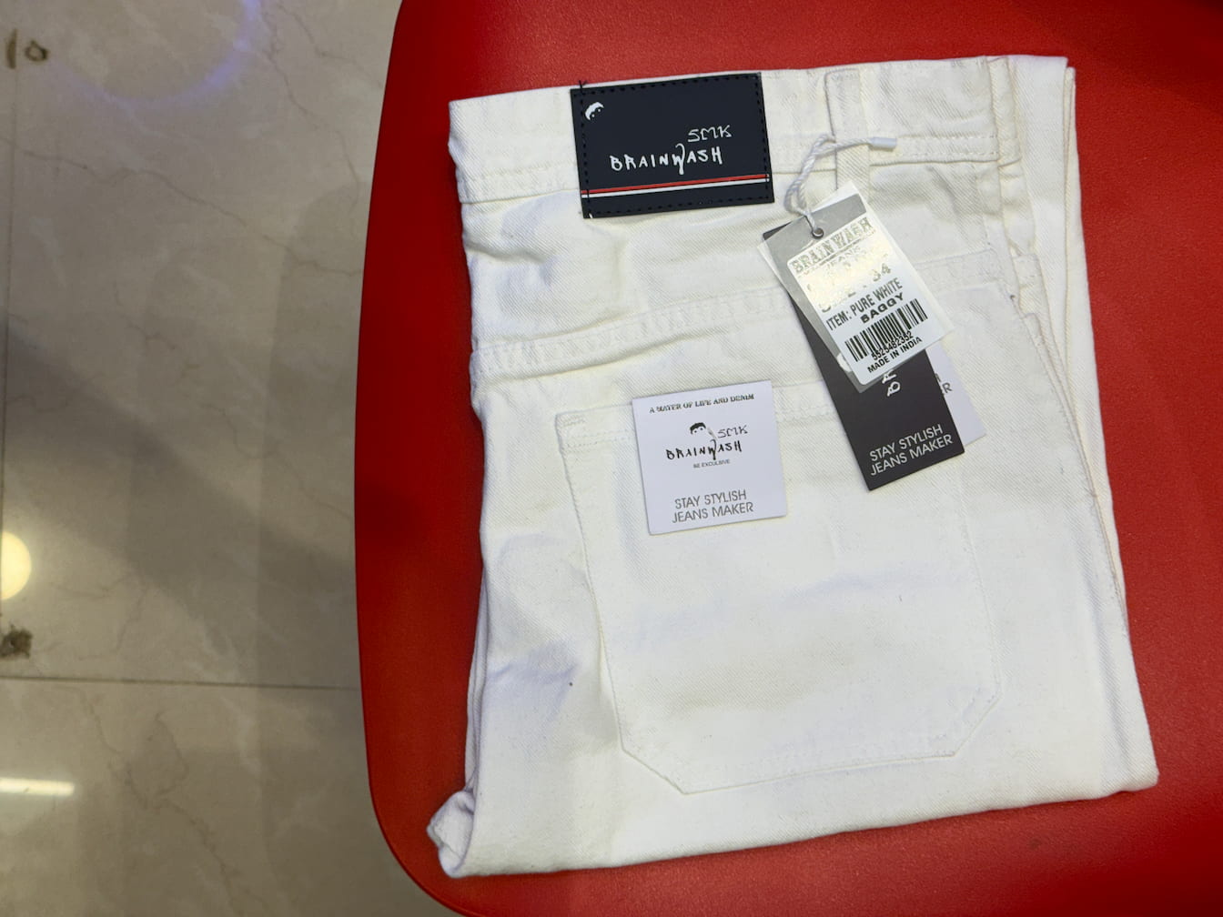 WHITE JEAN. SMK.