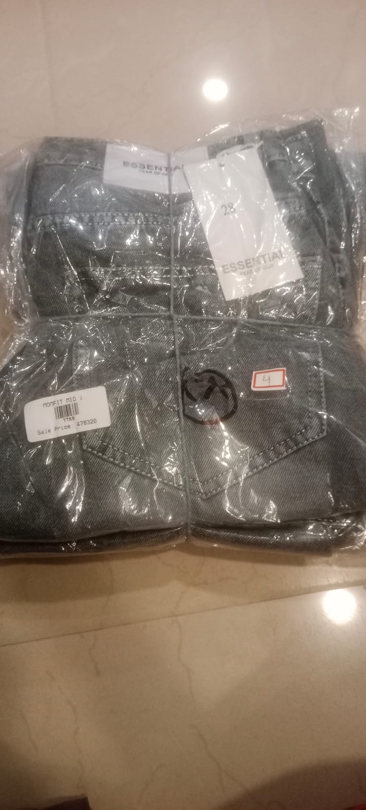 Mom Fit Mid Pant. Ash. F.G
